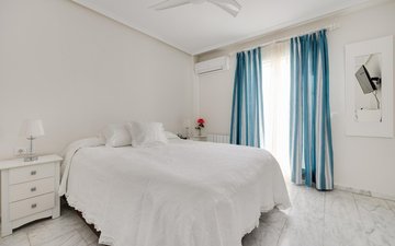 Property slide 32