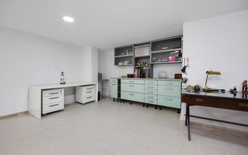 Property slide 48