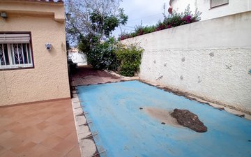 Property slide 14