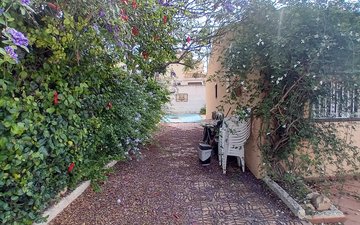 Property slide 17