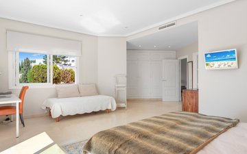 Property slide 32