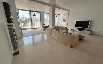 Property slide 10