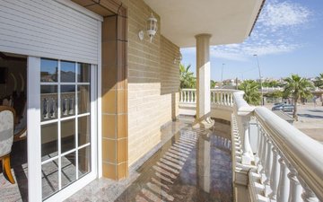 Property slide 22