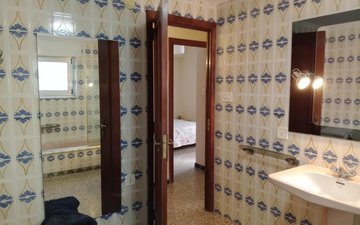 Property slide 32