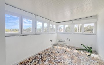 Property slide 32
