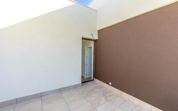 Property slide 22