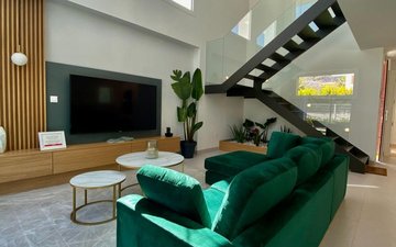 Property slide 18