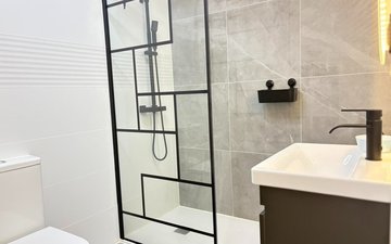 Property slide 32