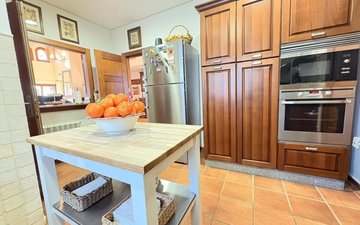 Property slide 32
