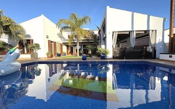 Property slide 20