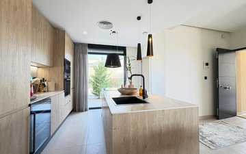 Property slide 20