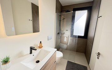 Property slide 32