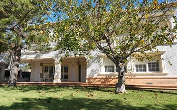 Property slide 10