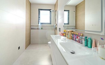Property slide 28