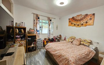 Property slide 14