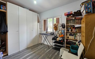Property slide 17