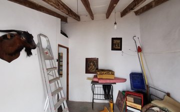 Property slide 32