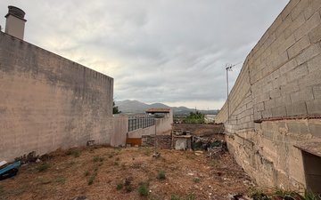 Property slide 18