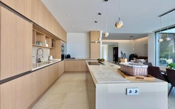 Property slide 21