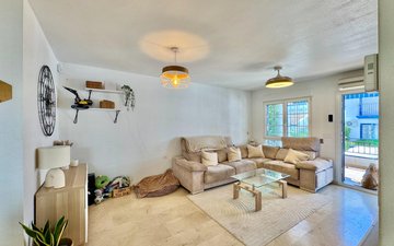 Property slide 18
