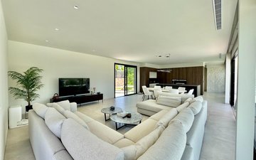 Property slide 14