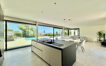 Property slide 19