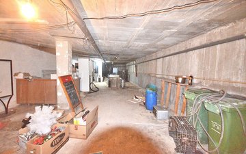 Property slide 32