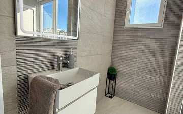 Property slide 50