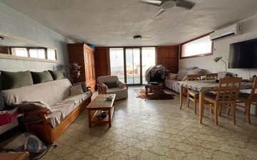 Property slide 21