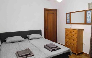 Property slide 32