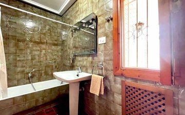 Property slide 48