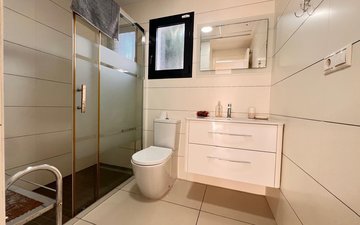 Property slide 25