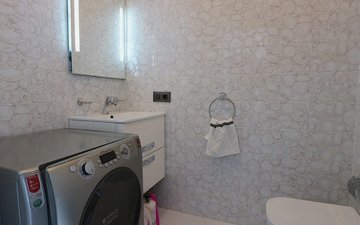Property slide 22