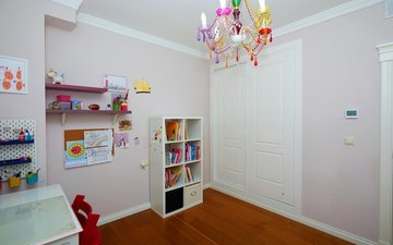 Property slide 32
