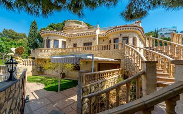 Property slide 28