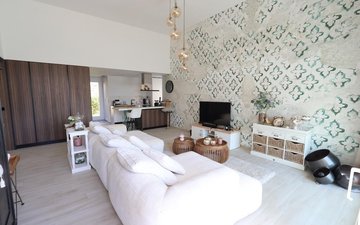 Property slide 10