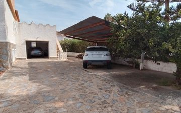 Property slide 32