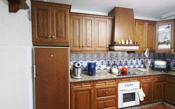 Property slide 32