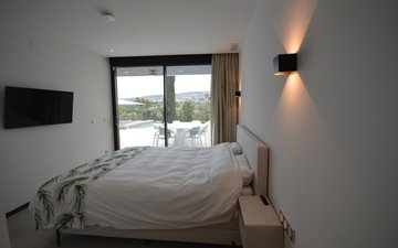 Property slide 18