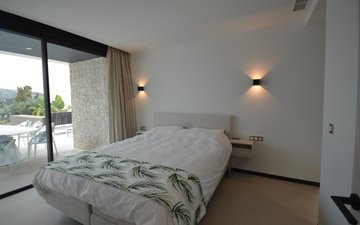 Property slide 21