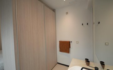 Property slide 32