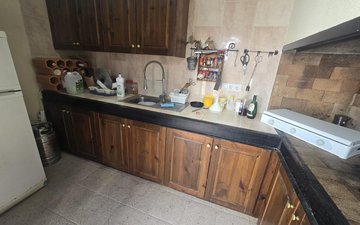 Property slide 32