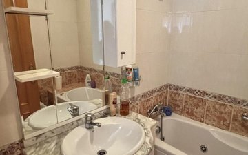 Property slide 32