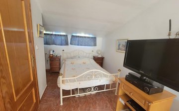 Property slide 34
