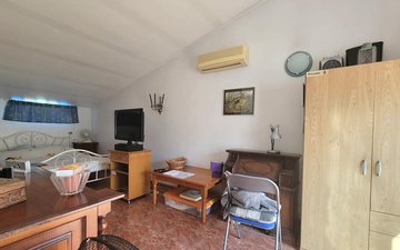 Property slide 40