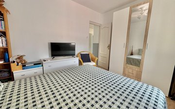 Property slide 31