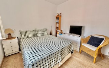 Property slide 32