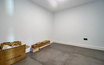 Property slide 66