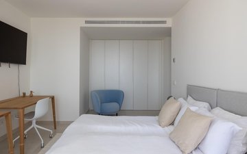 Property slide 61