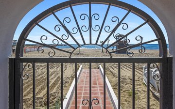 Property slide 77